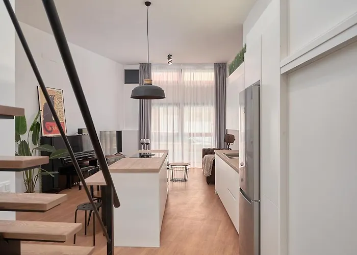 아파트 Mary Sanchez *