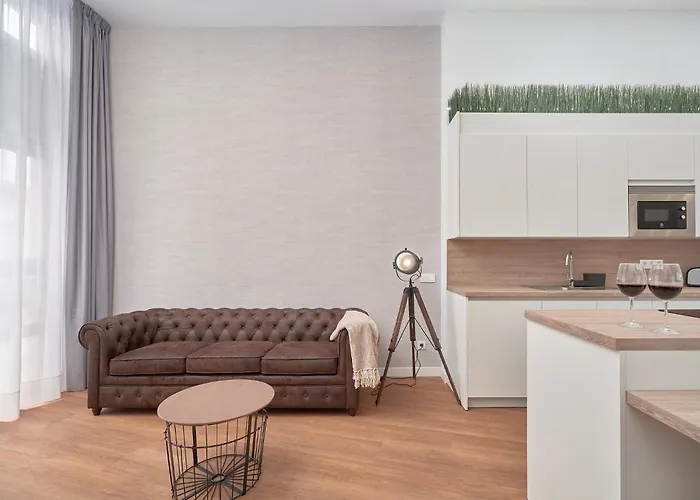 아파트 Mary Sanchez *